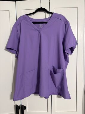 Med Couture Lavender V-Neck Short Sleeve Scrub Top